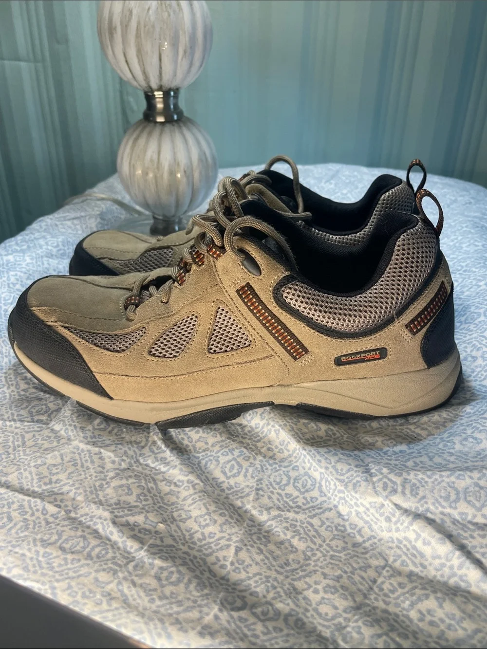 Rockport XCS Men's Tan and Black Athletic Walking Shoes EUC Size 10.5